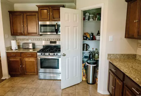 Kitchen - 6048 Saddle Hl, Alexander, AR 72002 photo 2 of 2