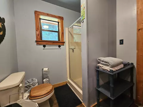 Bath - 493 Crow Dr, Marshall, AR 72650 photo 2 of 3