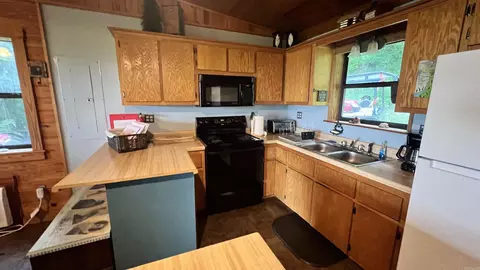 Kitchen - 493 Crow Dr, Marshall, AR 72650 photo 3 of 4