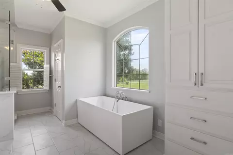 Bath - 4 Cedar Ct, Searcy, AR 72143 photo 1 of 6
