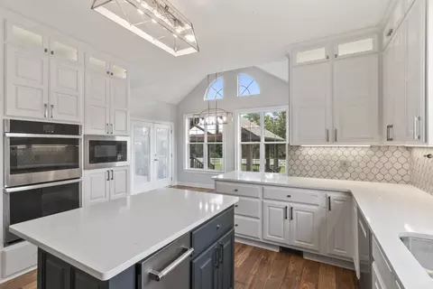 Kitchen - 4 Cedar Ct, Searcy, AR 72143 photo 5 of 6
