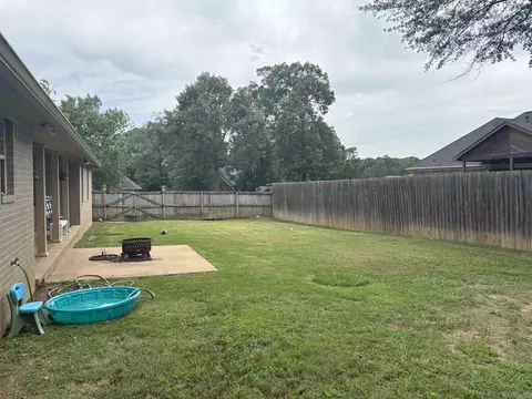 Exterior - 5107 Congressional Dr, Benton, AR 72019 photo 7 of 10