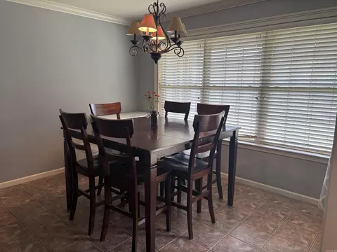 Dining - 5107 Congressional Dr, Benton, AR 72019 photo 3 of 3