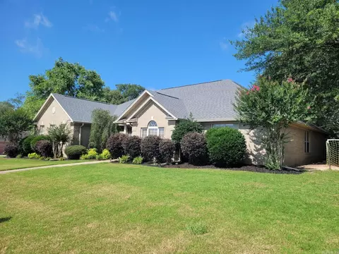 Exterior - 5107 Congressional Dr, Benton, AR 72019 photo 4 of 10