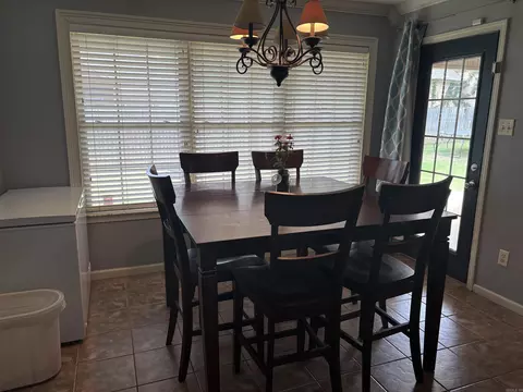 Dining - 5107 Congressional Dr, Benton, AR 72019 photo 2 of 3