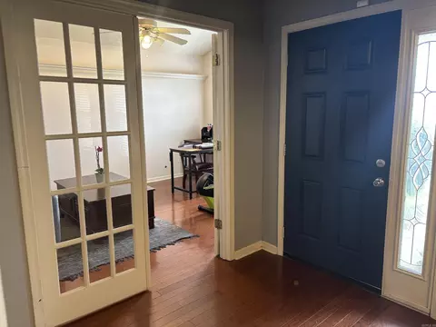 Entry Way - 5107 Congressional Dr, Benton, AR 72019 photo 1 of 3