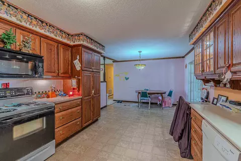 Kitchen - 400 N 1 St, Marmaduke, AR 72443 photo 1 of 2
