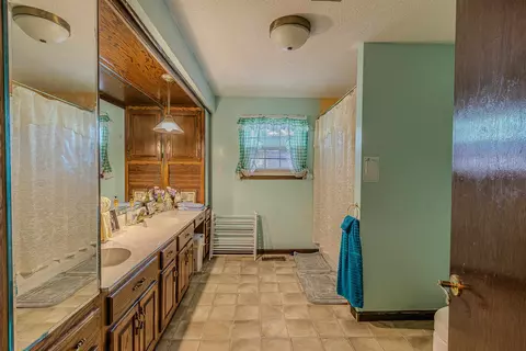 Bath - 400 N 1 St, Marmaduke, AR 72443 photo 1 of 2