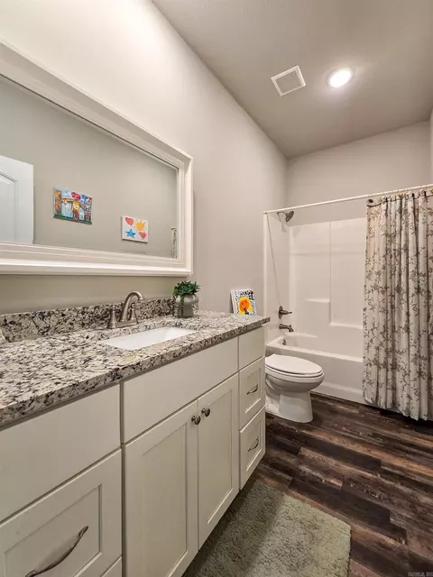 Bath - 134 Brookvale Cir, Brookland, AR 72417 photo 4 of 4