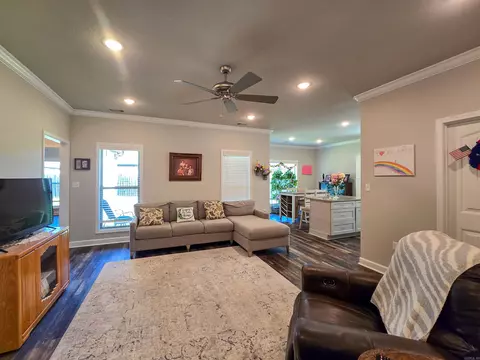 Living - 134 Brookvale Cir, Brookland, AR 72417 photo 2 of 4