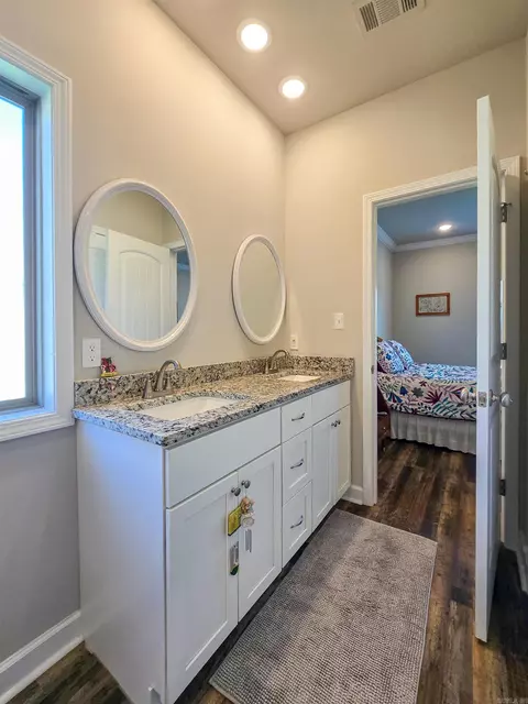 Bath - 134 Brookvale Cir, Brookland, AR 72417 photo 3 of 4