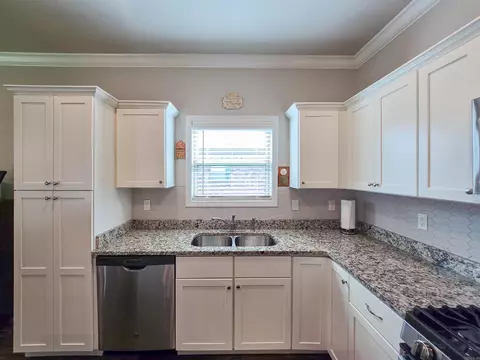 Kitchen - 134 Brookvale Cir, Brookland, AR 72417 photo 6 of 12