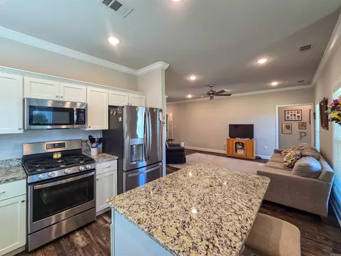 Kitchen - 134 Brookvale Cir, Brookland, AR 72417 photo 11 of 12