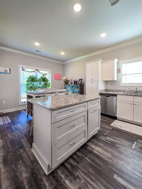Kitchen - 134 Brookvale Cir, Brookland, AR 72417 photo 2 of 12