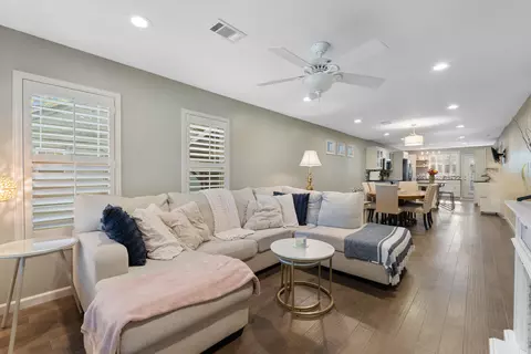 Entry Way - 320 Mitchell St, Conway, AR 72034 photo 1 of 2