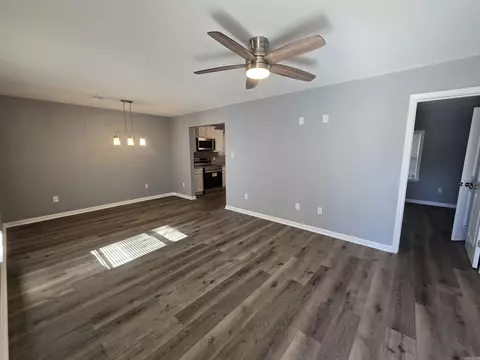 Living - 1903 W 24th Ave, Pine Bluff, AR 71603 photo 2 of 2