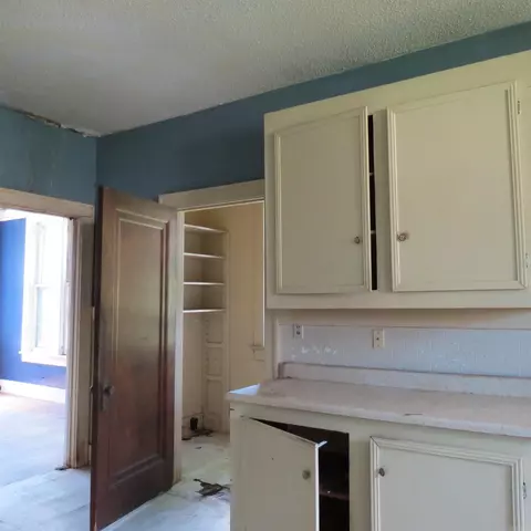 Kitchen - 309 W Harding Ave, Pine Bluff, AR 71601 photo 1 of 2