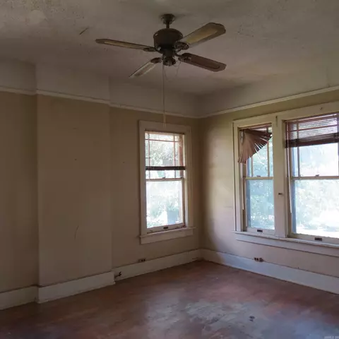 Bedroom - 309 W Harding Ave, Pine Bluff, AR 71601 photo 4 of 5