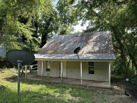 610 High St, Leslie, AR 72645