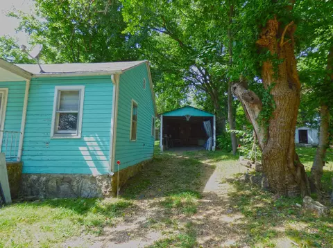 102 E Second St, Hardy, AR 72542 photo 2