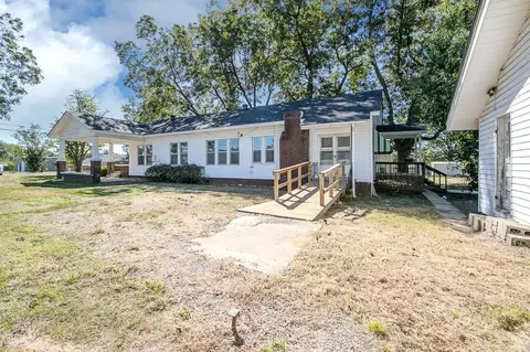 Exterior - 408 N 3rd St, Cabot, AR 72023 photo 3 of 4