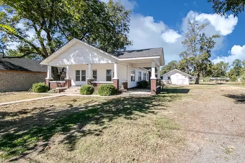 Exterior - 408 N 3rd St, Cabot, AR 72023 photo 2 of 4