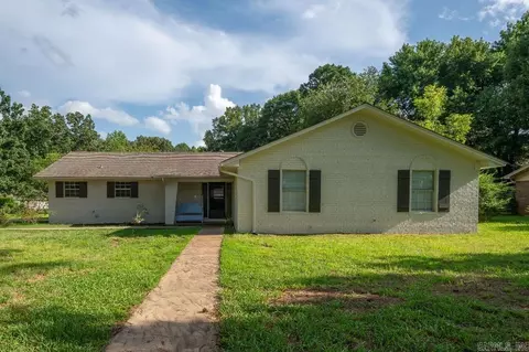1 Jawanda Ln, Searcy, AR 72143