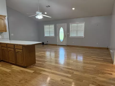 Living - 108 Rock St, Marshall, AR 72650 photo 2 of 3