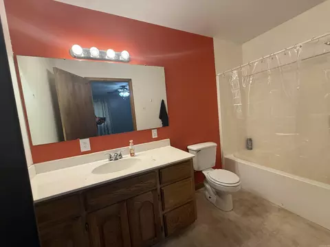 Bath - 108 Rock St, Marshall, AR 72650 photo 3 of 5