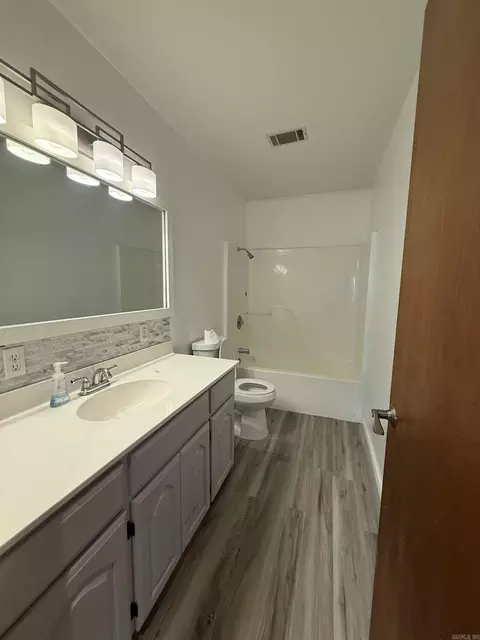 Bath - 108 Rock St, Marshall, AR 72650 photo 1 of 5