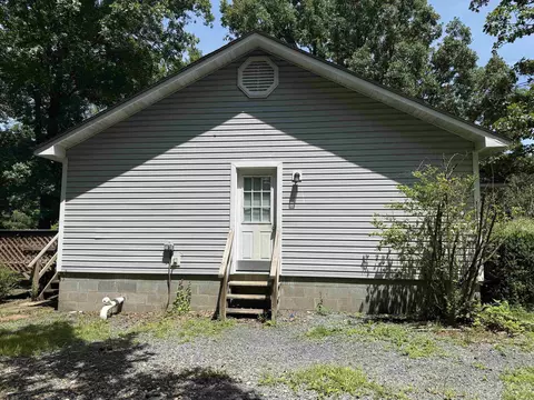 Exterior - 108 Rock St, Marshall, AR 72650 photo 8 of 10