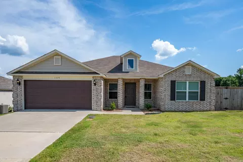 1375 Lacroix Ln, Conway, AR 72034 photo 1