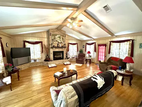 Living - 6823 Nevins Rd, Pine Bluff, AR 71603 photo 1 of 2