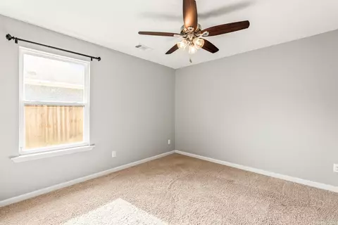 Bedroom - 4321 Sloan Dr, Alexander, AR 72002 photo 4 of 6