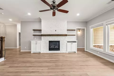 Living - 4321 Sloan Dr, Alexander, AR 72002 photo 3 of 5