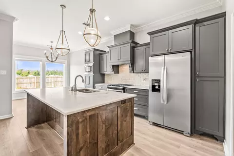 Kitchen - 4321 Sloan Dr, Alexander, AR 72002 photo 2 of 4