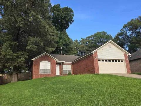 1208 Pinnacle Dr, Jacksonville, AR 72076