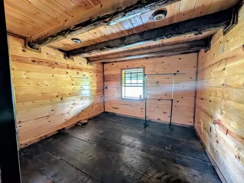 Bedroom - Unk Lowrie Loop, Smithville, OK 74957 photo 1 of 3