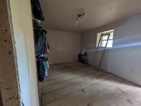 Bedroom - Unk Lowrie Loop, Smithville, OK 74957 photo 3 of 3