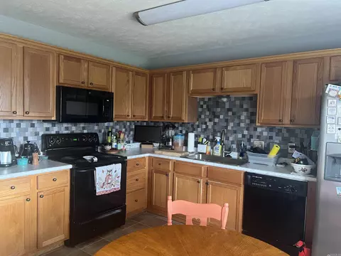 Kitchen - 865 Brownstone, Conway, AR 72034 photo 1 of 2