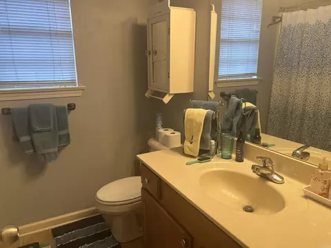 Bath - 865 Brownstone, Conway, AR 72034 photo 2 of 2