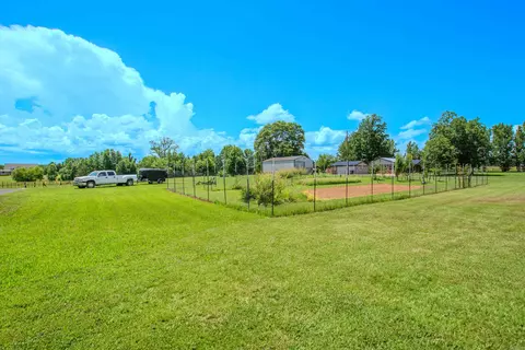 Exterior - 1030 El Dorado Rd, Benton, AR 72019 photo 3 of 10