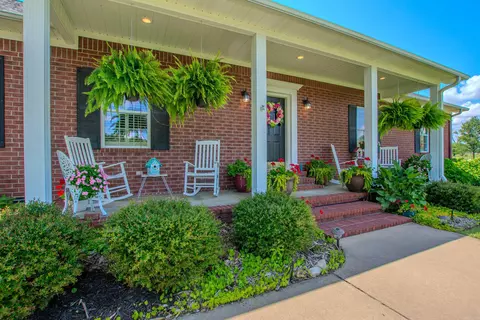 Exterior - 1030 El Dorado Rd, Benton, AR 72019 photo 2 of 10