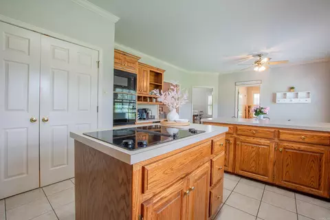 Kitchen - 1030 El Dorado Rd, Benton, AR 72019 photo 6 of 6