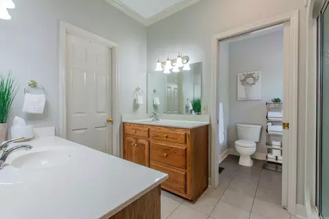 Bath - 1030 El Dorado Rd, Benton, AR 72019 photo 1 of 4