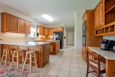 Kitchen - 1030 El Dorado Rd, Benton, AR 72019 photo 1 of 6