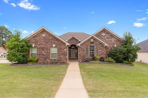 2104 Magna Carta Ln, Bryant, AR 72022