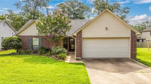 33 Redleaf Cir, Little Rock, AR 72210