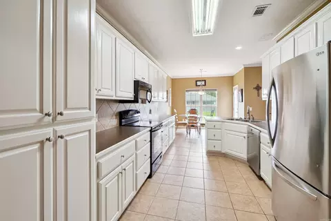 Kitchen - 1700 Hosta, Conway, AR 72034 photo 2 of 2