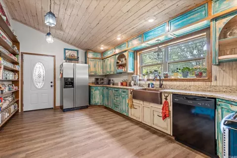 Kitchen - 6486 Highway 7, Bismarck, AR 71929 photo 3 of 5